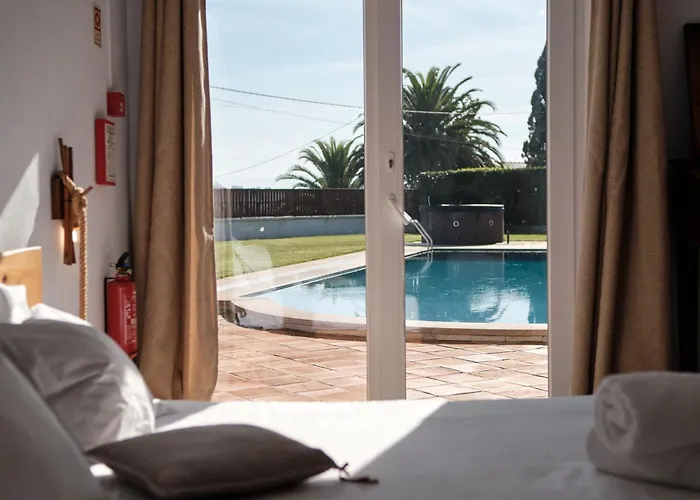 A Casa Branca - With Pool & Jacuzzi